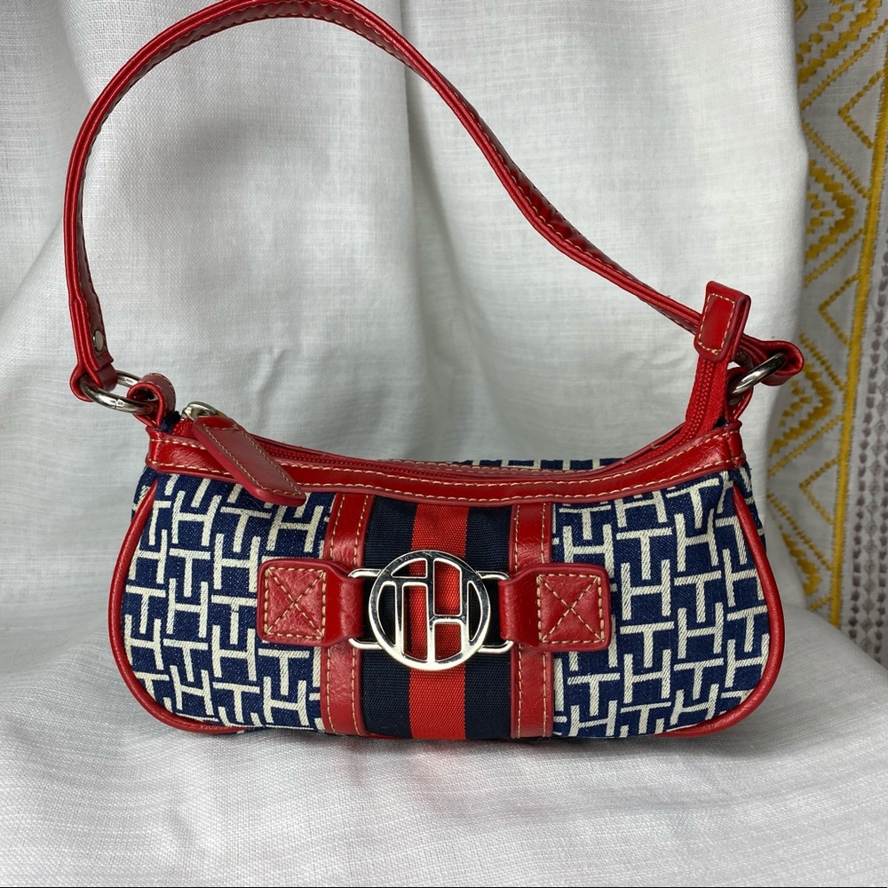 Tommy Hilfiger early 2000’s shoulder bag